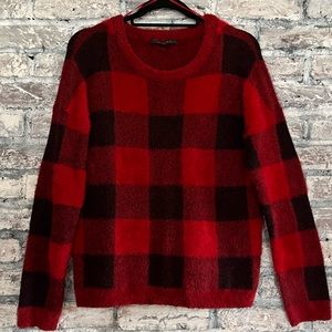 Cyrus sweater in beautiful black/red. So soft and warm. Excellent condition❤️